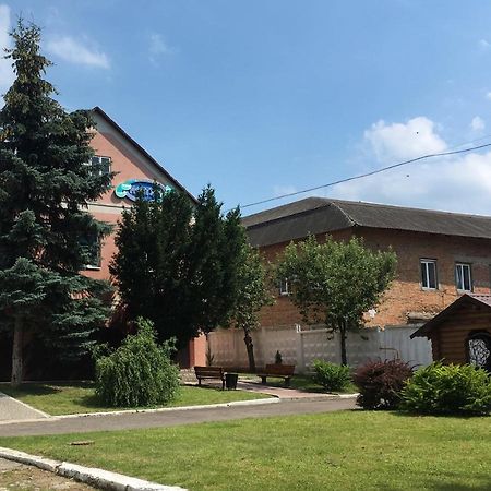 Міні-Готель Нептун Rivne Dış mekan fotoğraf
